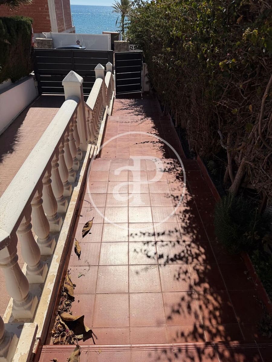 3 soverom Villa til leie i Arenales del Sol med svømmebasseng garasje - € 2 500 (Ref: 9799379)