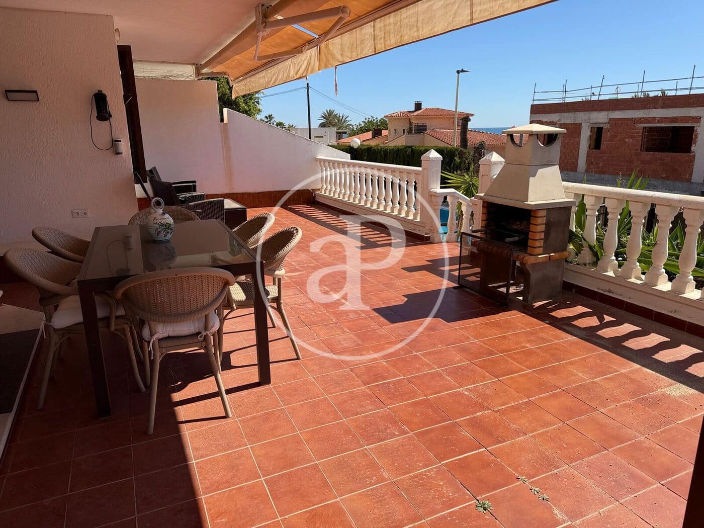 3 soverom Villa til leie i Arenales del Sol med svømmebasseng garasje - € 2 500 (Ref: 9799379)