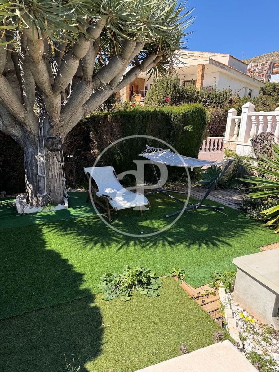 3 soverom Villa til leie i Arenales del Sol med svømmebasseng garasje - € 2 500 (Ref: 9799379)