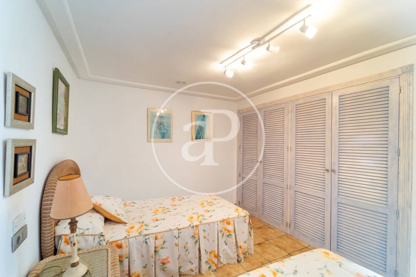4 slaapkamer Villa te huur in Alicante stad met garage - € 3.000 (Ref: 9799379)