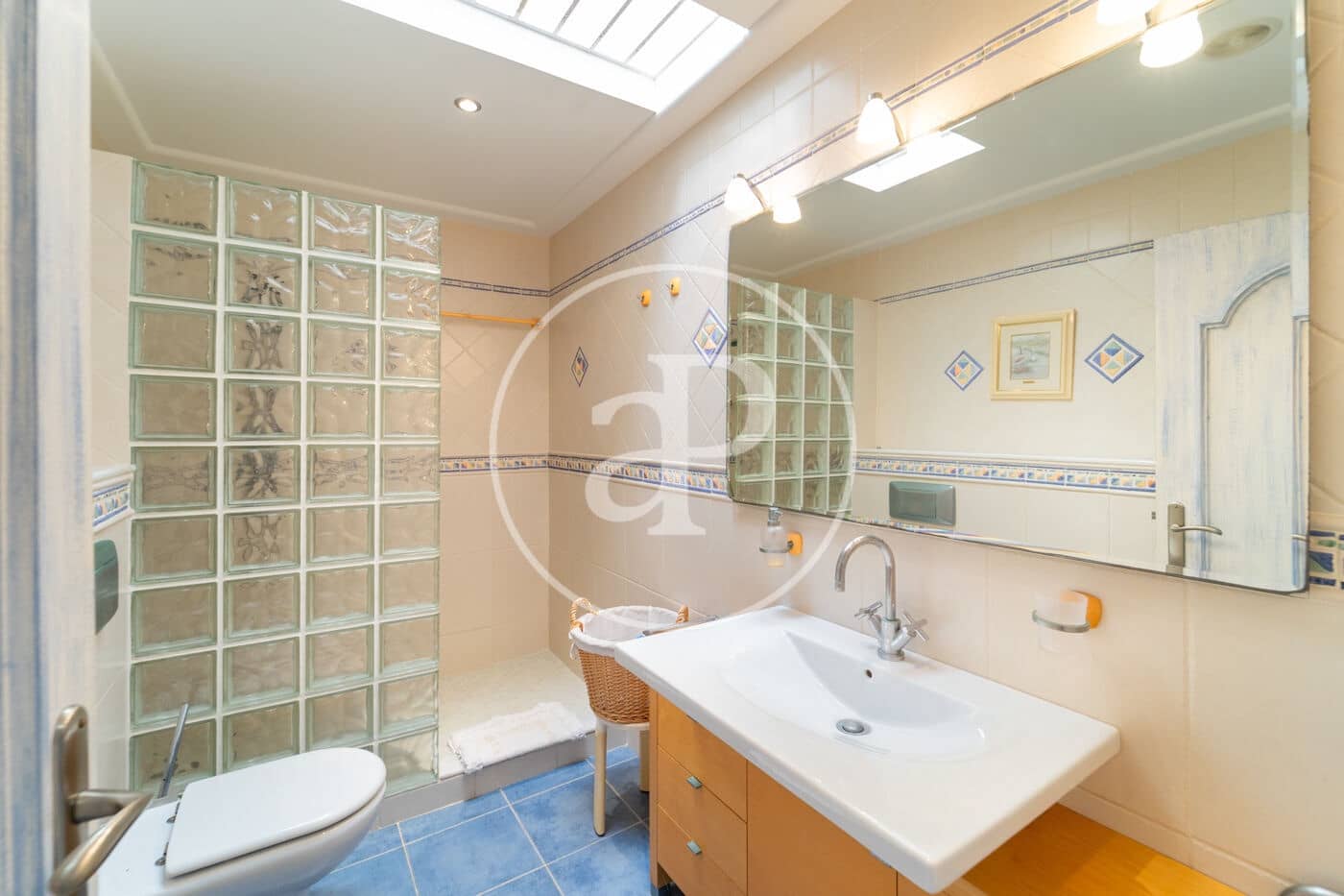 4 slaapkamer Villa te huur in Alicante stad met garage - € 3.000 (Ref: 9799379)