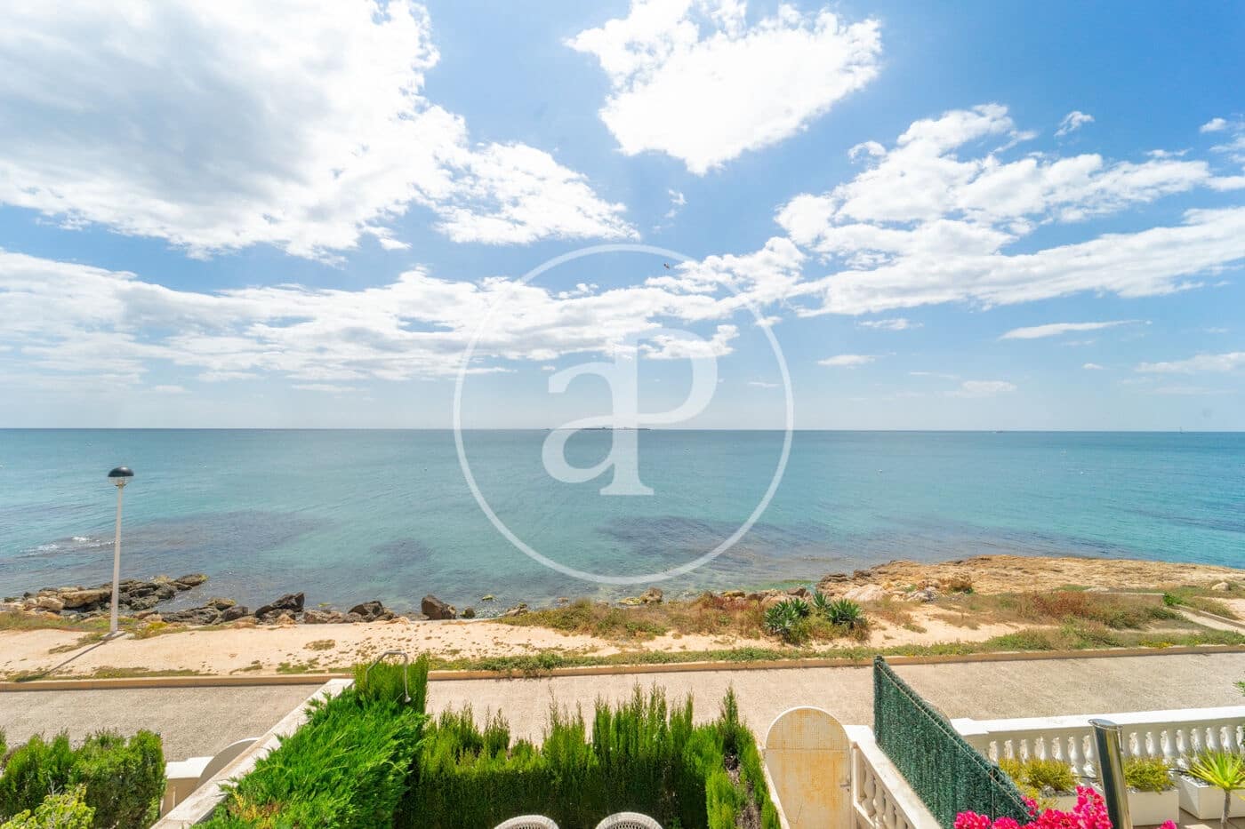4 slaapkamer Villa te huur in Alicante stad met garage - € 3.000 (Ref: 9799379)
