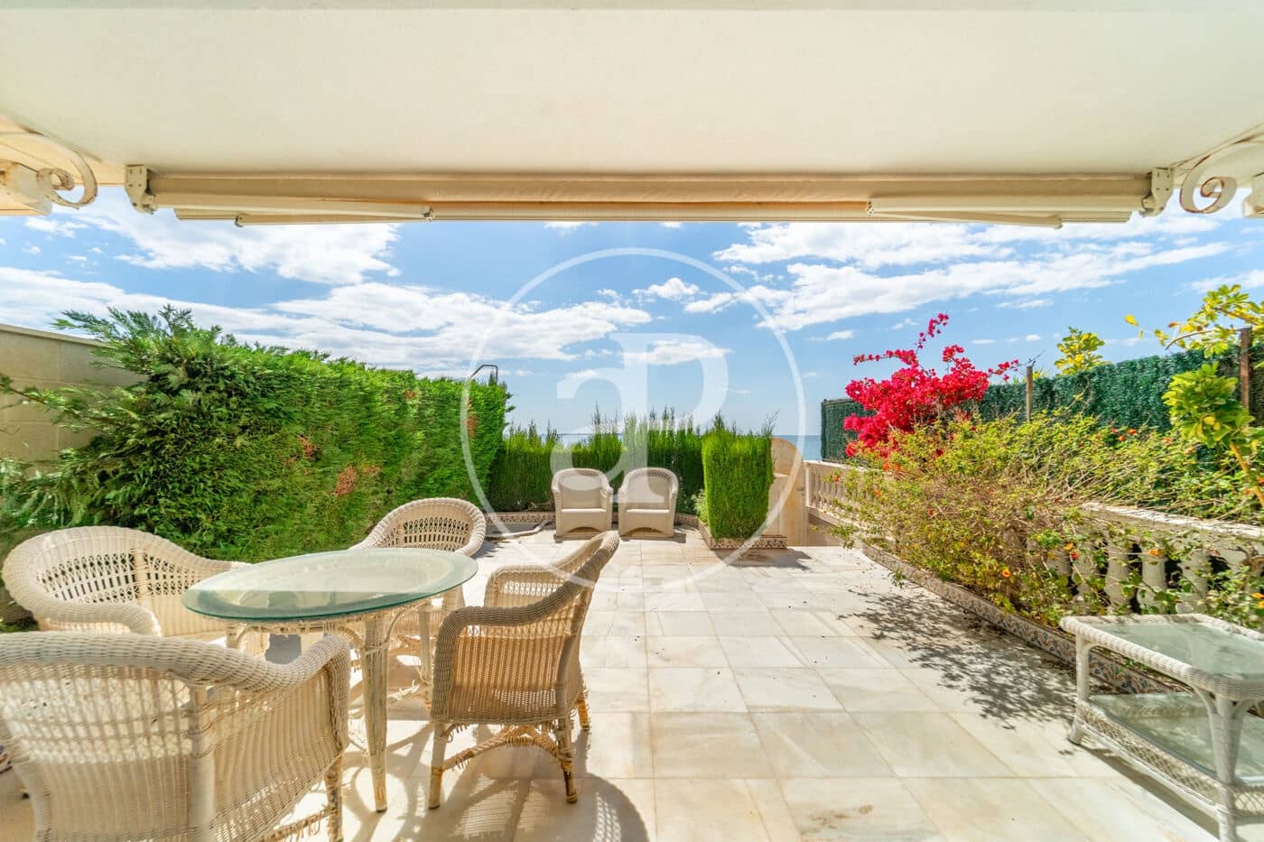 4 slaapkamer Villa te huur in Alicante stad met garage - € 3.000 (Ref: 9799379)