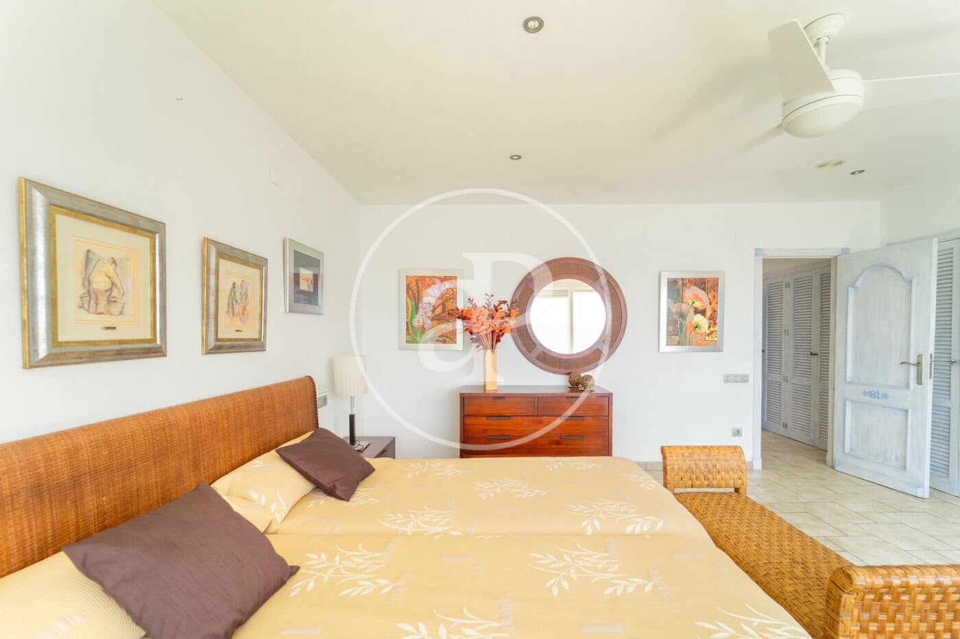 4 slaapkamer Villa te huur in Alicante stad met garage - € 3.000 (Ref: 9799379)
