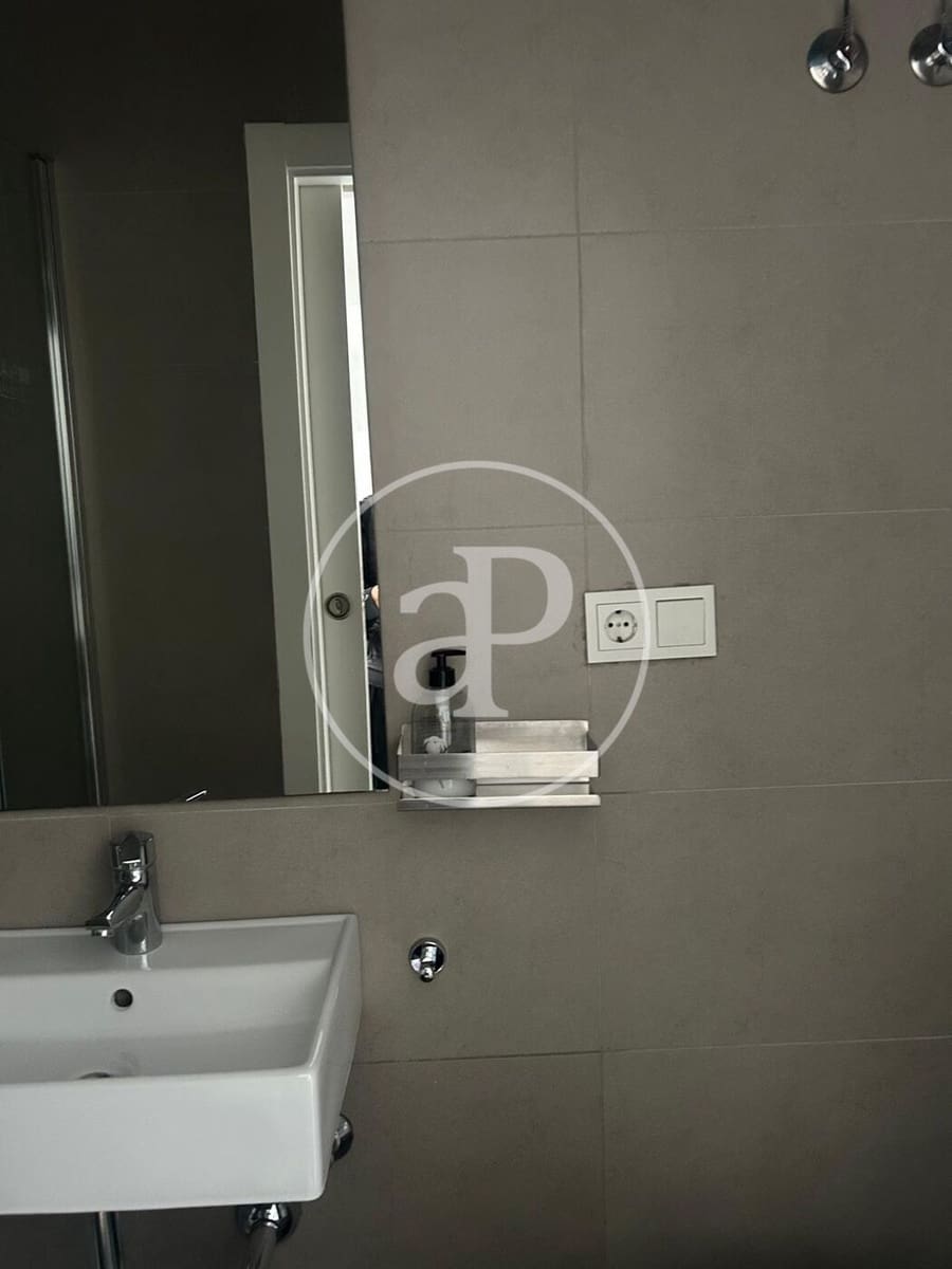 Villa/Maison de 1 chambre à louer à Valence ville avec garage - 1 200 € (Ref: 9804382)