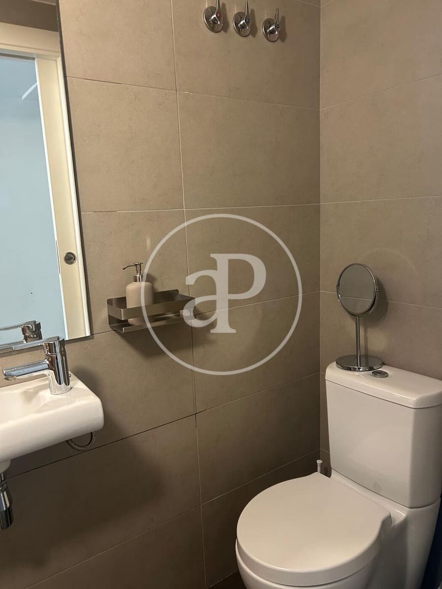 Villa/Maison de 1 chambre à louer à Valence ville avec garage - 1 200 € (Ref: 9804382)