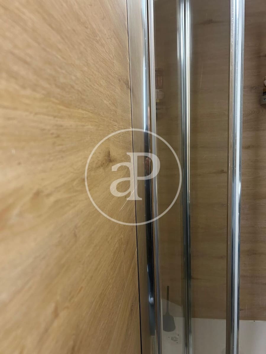 Villa/Maison de 1 chambre à louer à Valence ville avec garage - 1 200 € (Ref: 9804382)