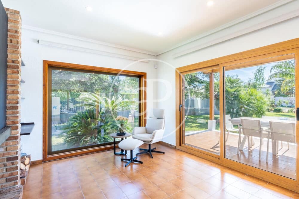 5 soveværelse Villa til leje i L'Eliana med swimmingpool - € 4.500 (Ref: 9806545)