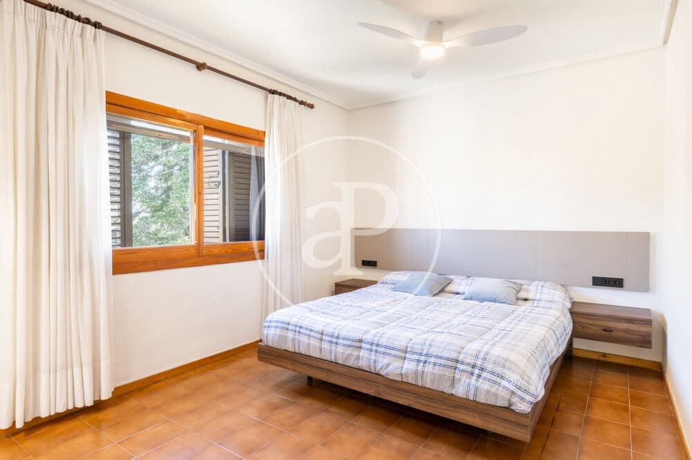 5 soveværelse Villa til leje i L'Eliana med swimmingpool - € 4.500 (Ref: 9806545)