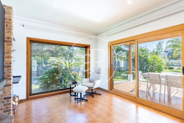 5 soveværelse Villa til leje i L'Eliana med swimmingpool - € 4.500 (Ref: 9806545)