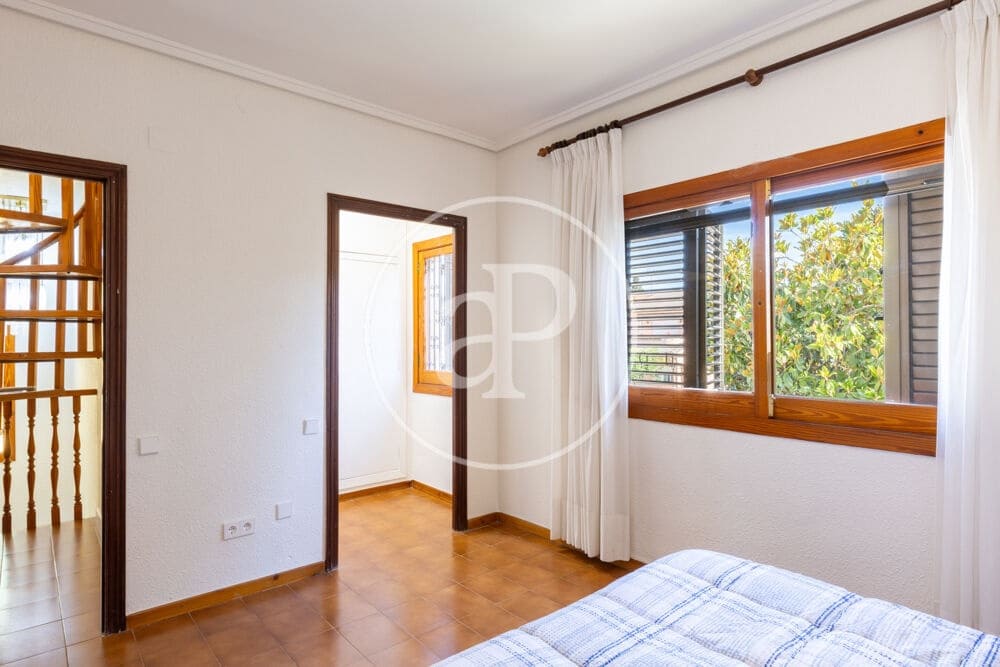 5 soveværelse Villa til leje i L'Eliana med swimmingpool - € 4.500 (Ref: 9806545)