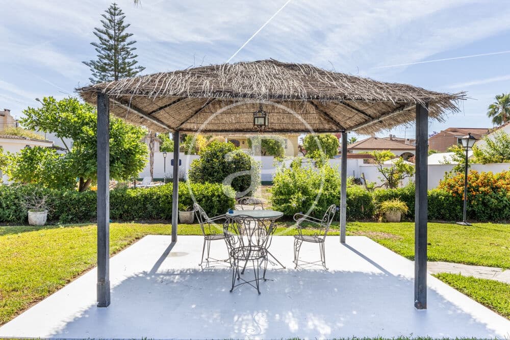 5 soveværelse Villa til leje i L'Eliana med swimmingpool - € 4.500 (Ref: 9806545)