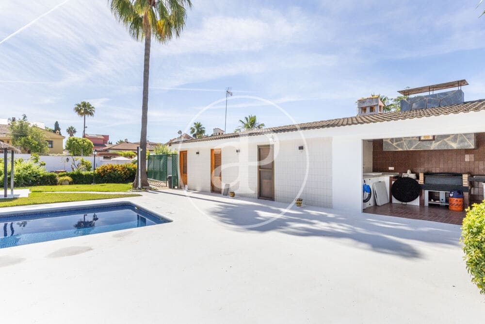 5 soveværelse Villa til leje i L'Eliana med swimmingpool - € 4.500 (Ref: 9806545)