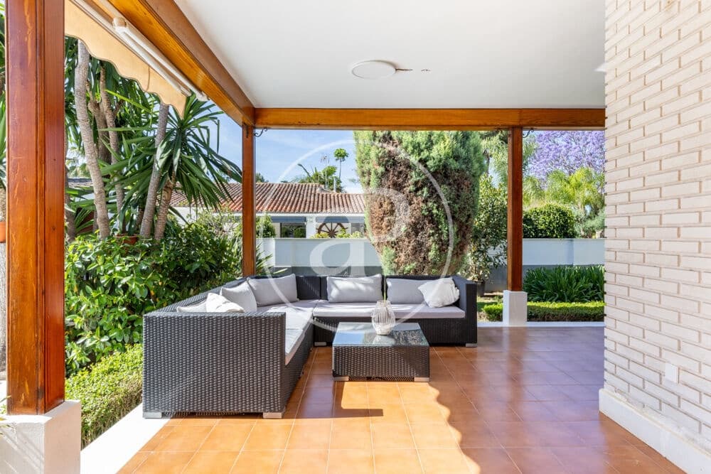 5 soveværelse Villa til leje i L'Eliana med swimmingpool - € 4.500 (Ref: 9806545)