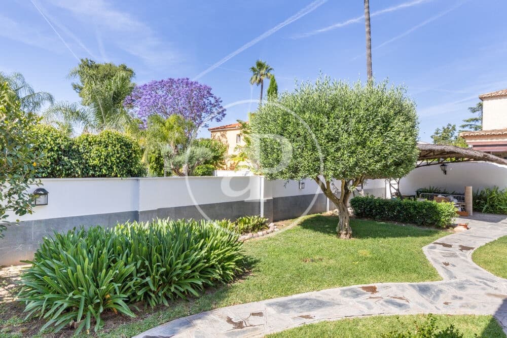 5 soveværelse Villa til leje i L'Eliana med swimmingpool - € 4.500 (Ref: 9806545)
