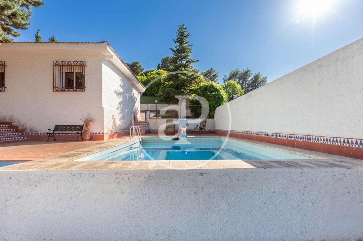 3 makuuhuone Huvila myytävänä paikassa Chiva mukana uima-altaan - 299 000 € (Ref: 9808056)