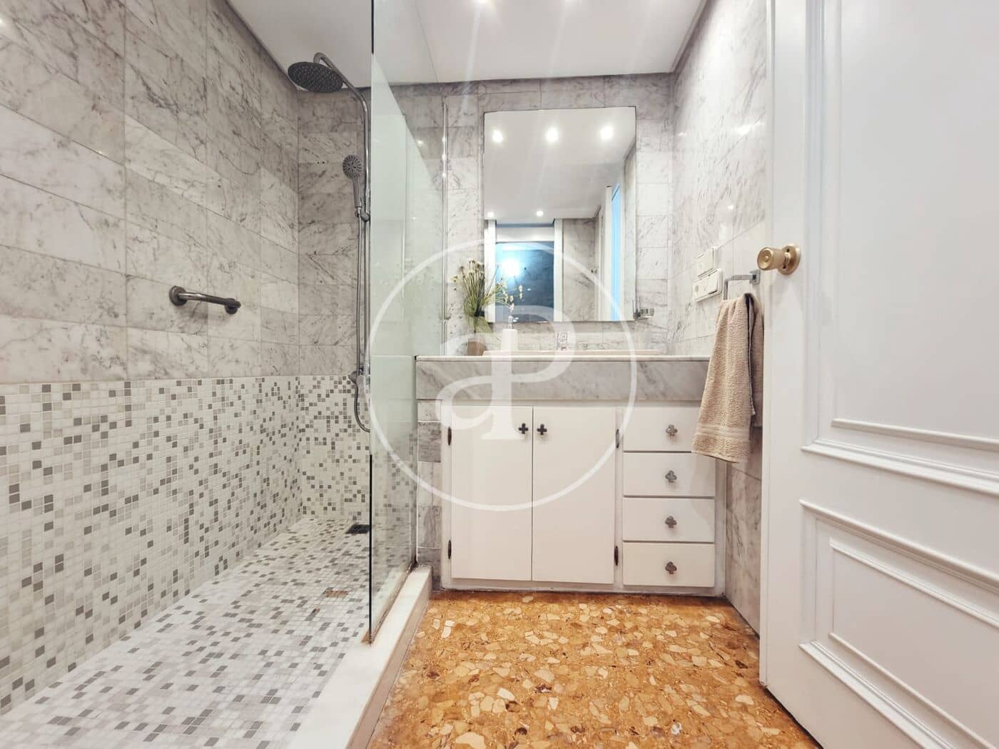 1 sypialnia Apartament do wynajęcia w Miasto Walencja - 1 200 € (Ref: 9808057)