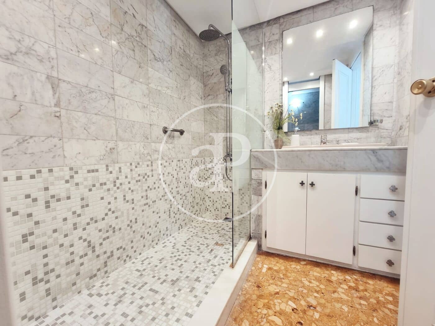 1 sypialnia Apartament do wynajęcia w Miasto Walencja - 1 200 € (Ref: 9808057)