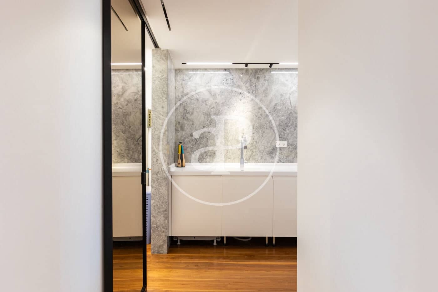 Apartamento de 3 habitaciones en València ciudad en alquiler con garaje - 4.500 € (Ref: 9808058)