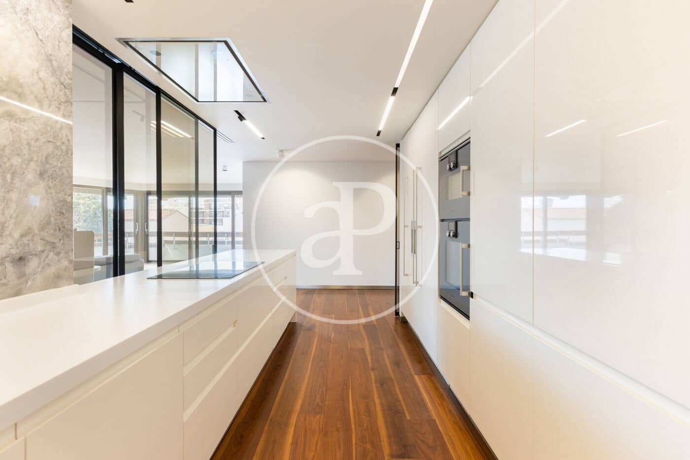 Apartamento de 3 habitaciones en València ciudad en alquiler con garaje - 4.500 € (Ref: 9808058)