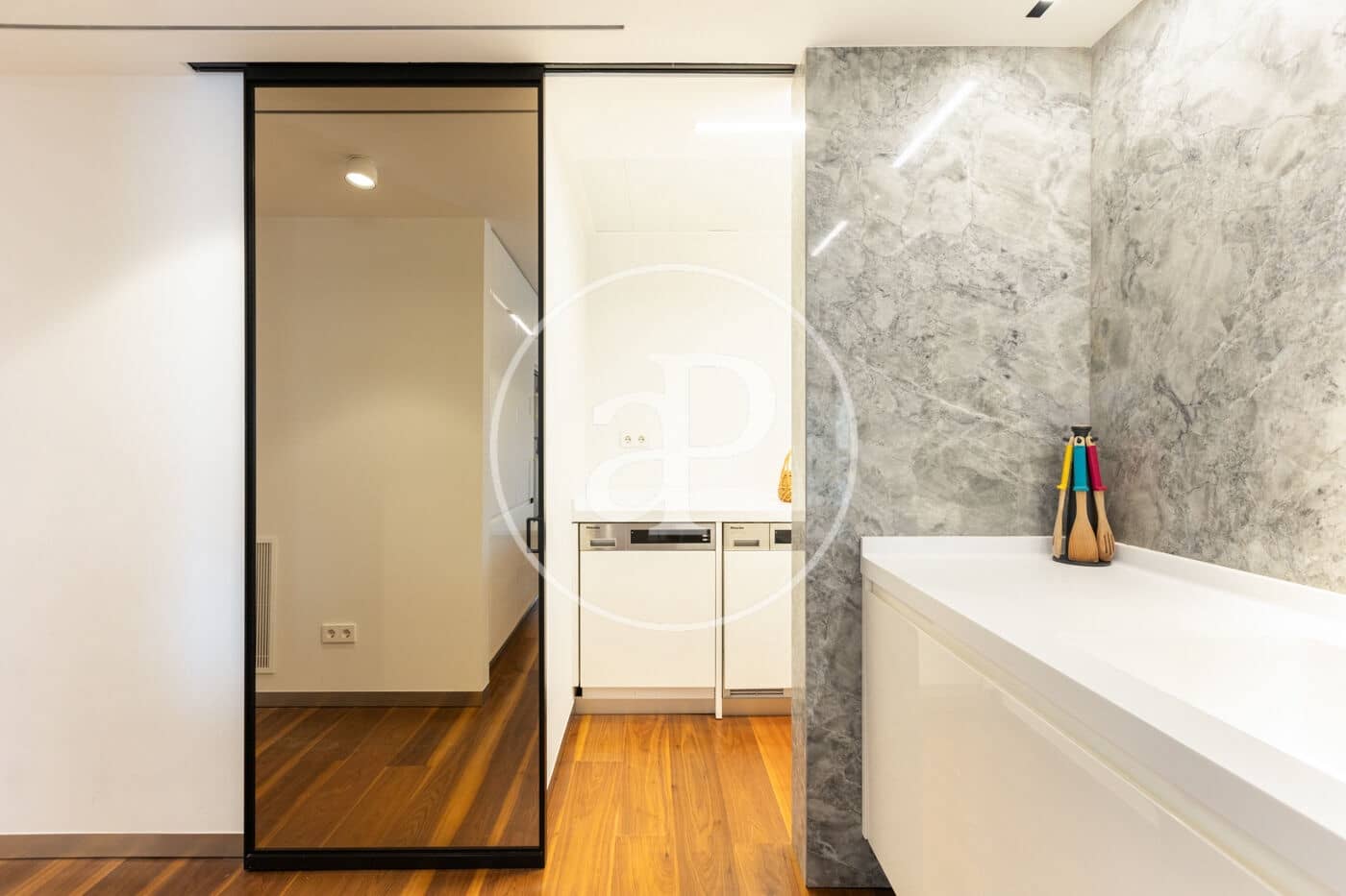 Apartamento de 3 habitaciones en València ciudad en alquiler con garaje - 4.500 € (Ref: 9808058)