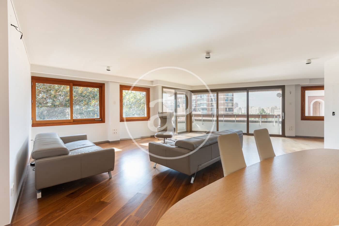 Apartamento de 3 habitaciones en València ciudad en alquiler con garaje - 4.500 € (Ref: 9808058)