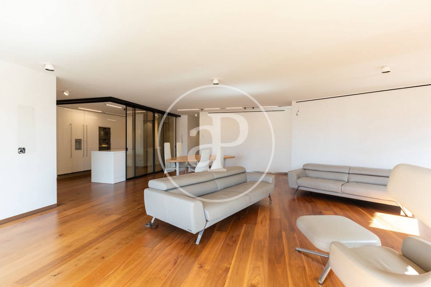 Apartamento de 3 habitaciones en València ciudad en alquiler con garaje - 4.500 € (Ref: 9808058)