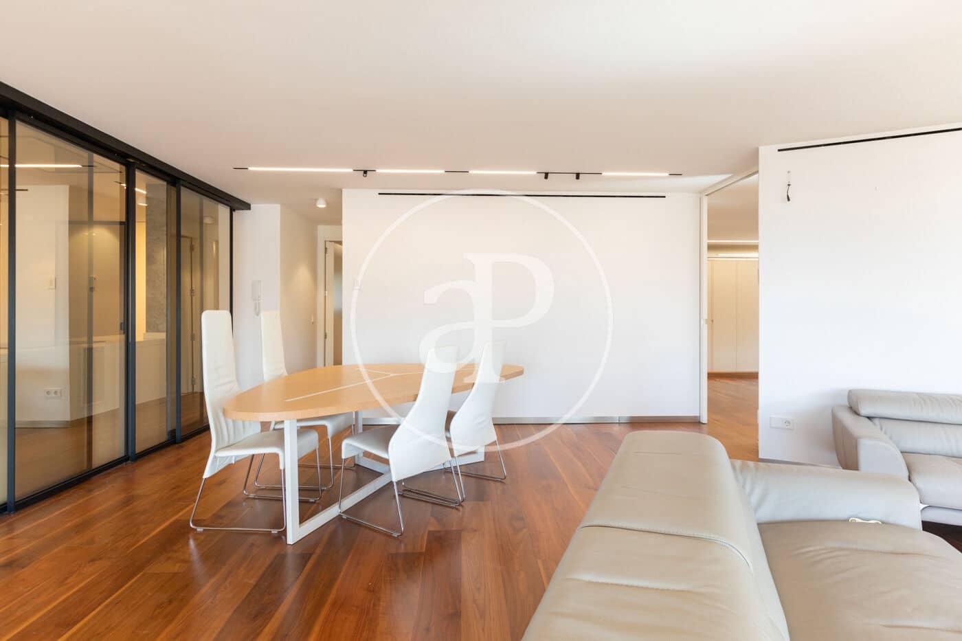 Apartamento de 3 habitaciones en València ciudad en alquiler con garaje - 4.500 € (Ref: 9808058)