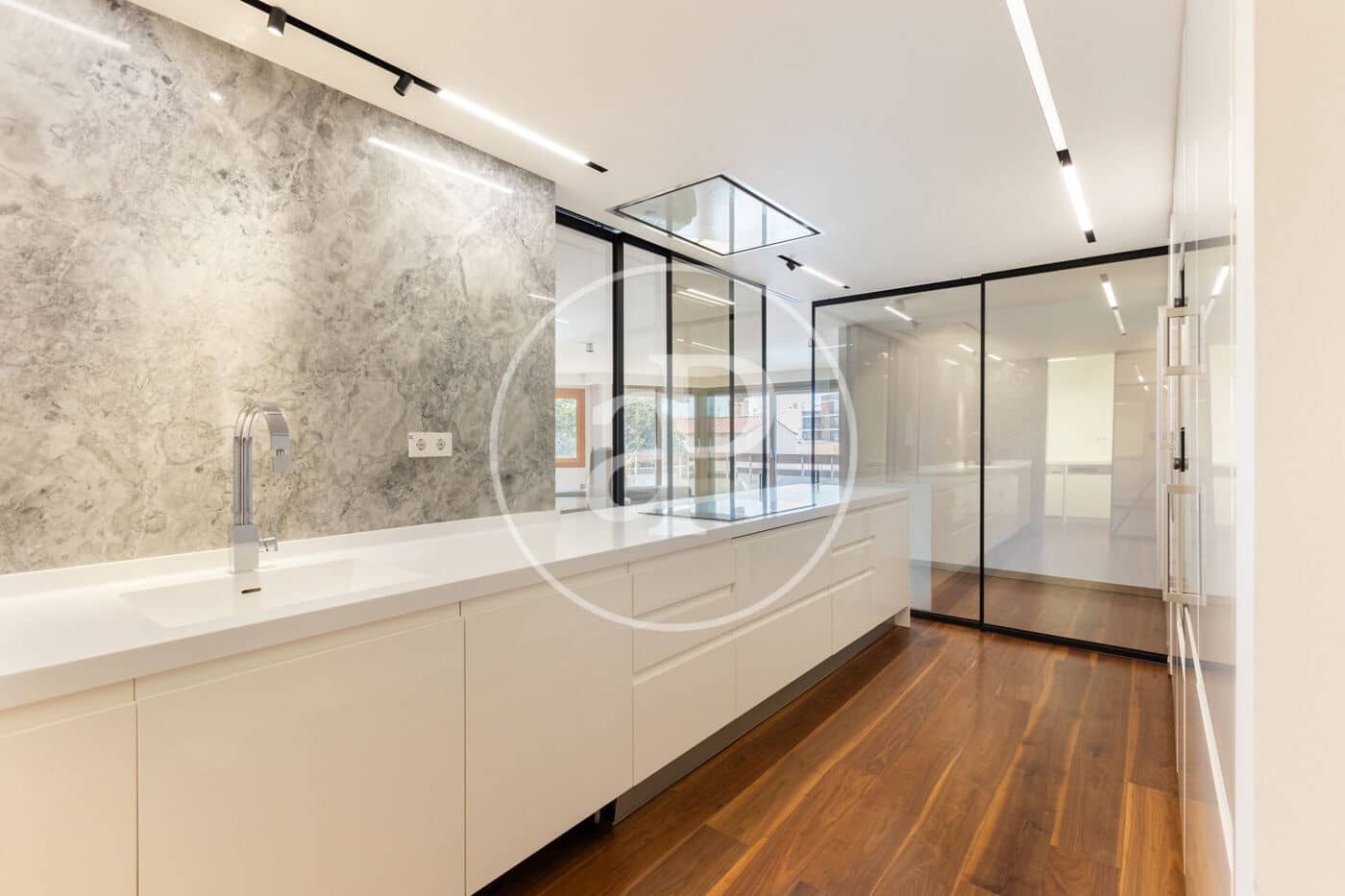 Apartamento de 3 habitaciones en València ciudad en alquiler con garaje - 4.500 € (Ref: 9808058)