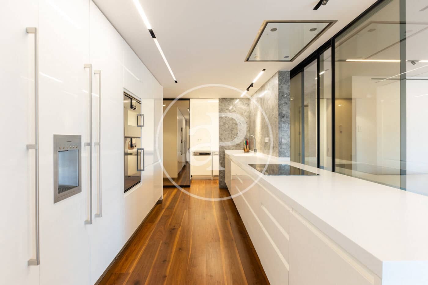 Apartamento de 3 habitaciones en València ciudad en alquiler con garaje - 4.500 € (Ref: 9808058)