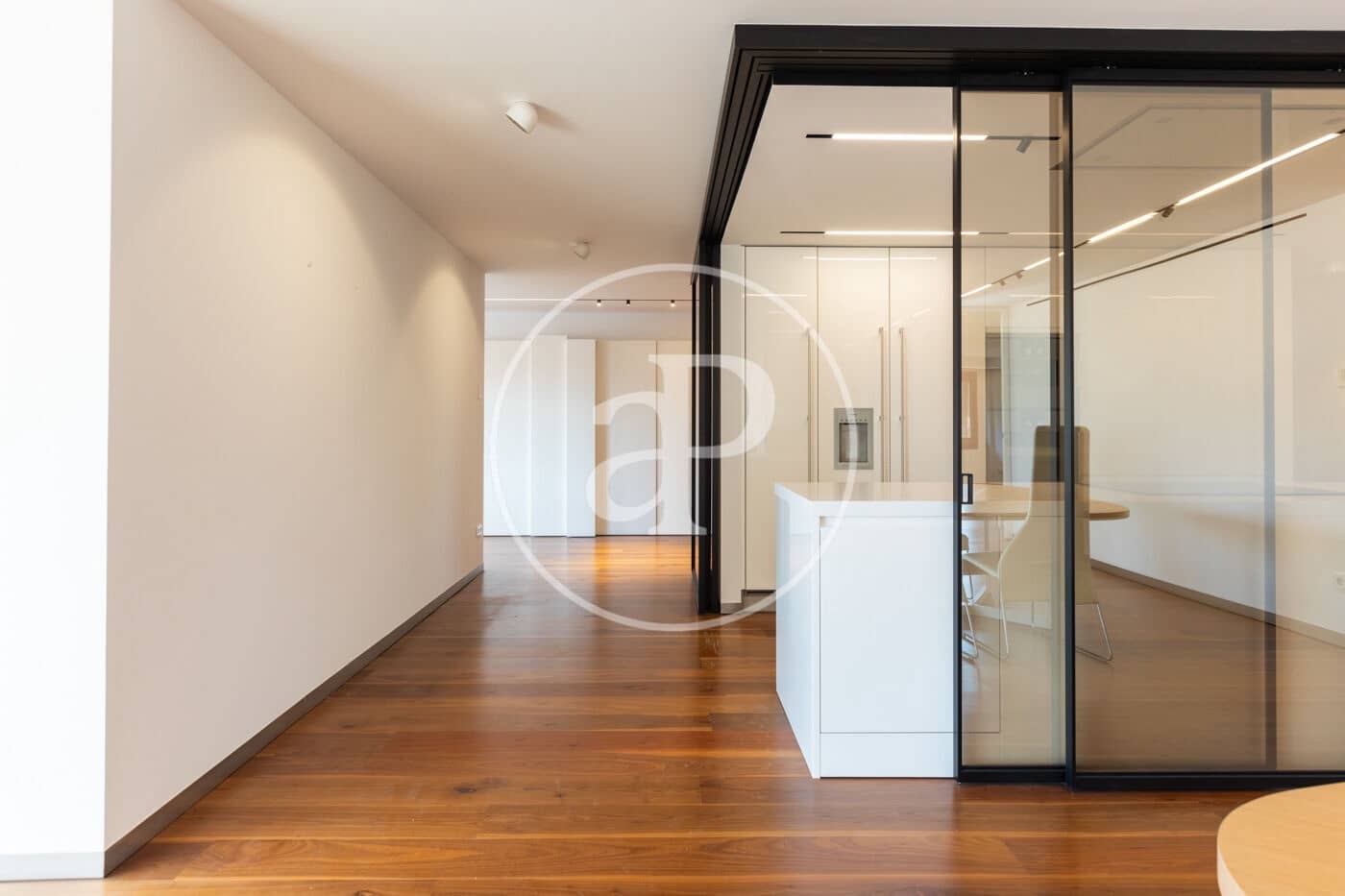 Apartamento de 3 habitaciones en València ciudad en alquiler con garaje - 4.500 € (Ref: 9808058)