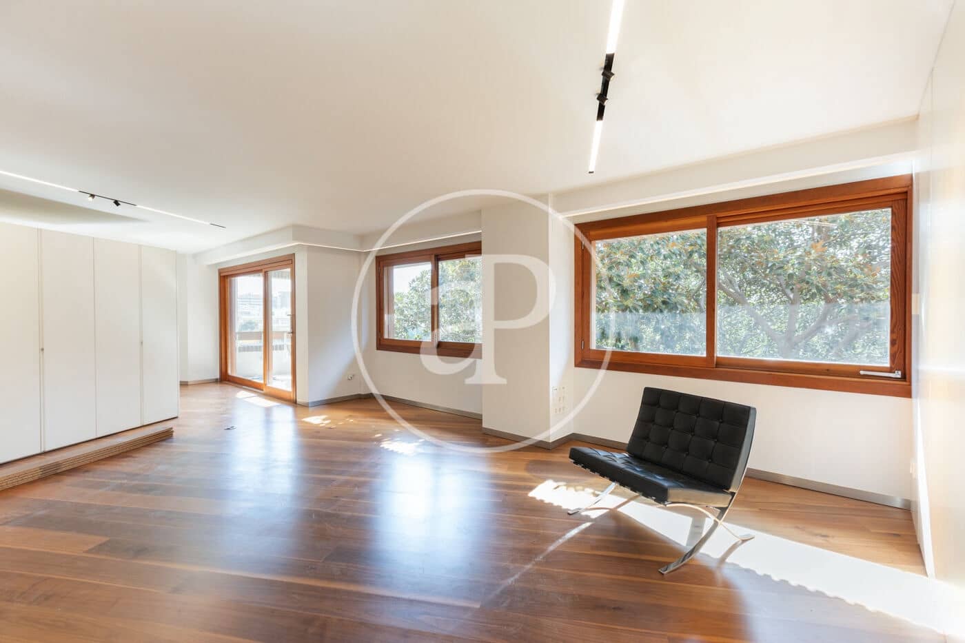 Apartamento de 3 habitaciones en València ciudad en alquiler con garaje - 4.500 € (Ref: 9808058)