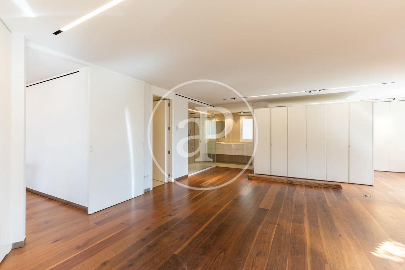 Apartamento de 3 habitaciones en València ciudad en alquiler con garaje - 4.500 € (Ref: 9808058)