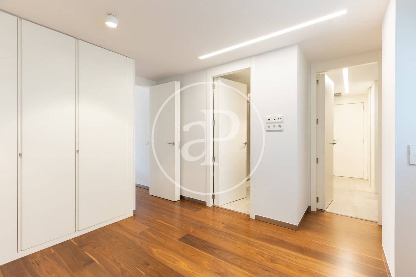 Apartamento de 3 habitaciones en València ciudad en alquiler con garaje - 4.500 € (Ref: 9808058)