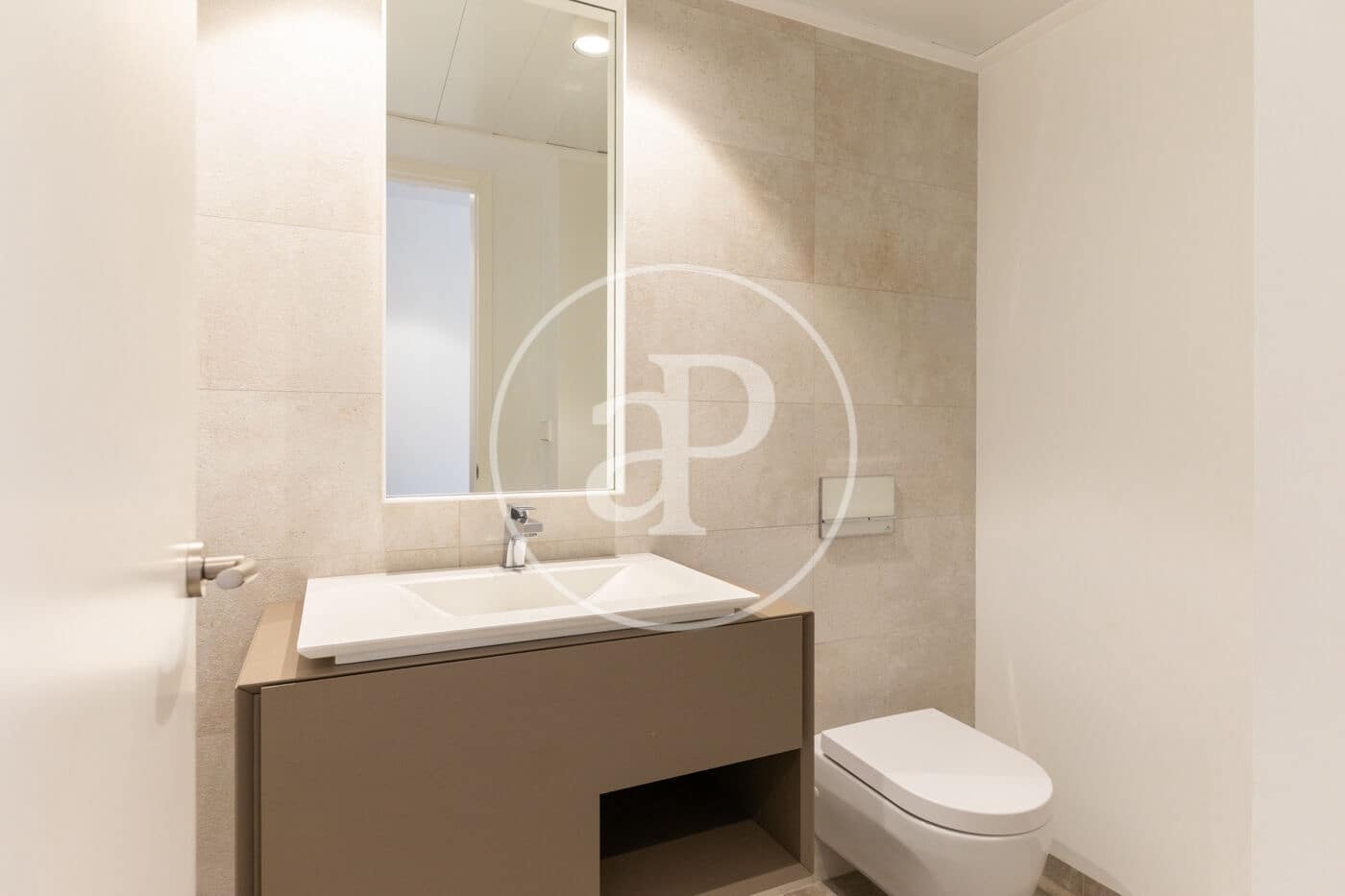 Apartamento de 3 habitaciones en València ciudad en alquiler con garaje - 4.500 € (Ref: 9808058)