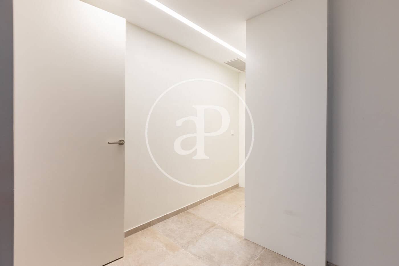 Apartamento de 3 habitaciones en València ciudad en alquiler con garaje - 4.500 € (Ref: 9808058)