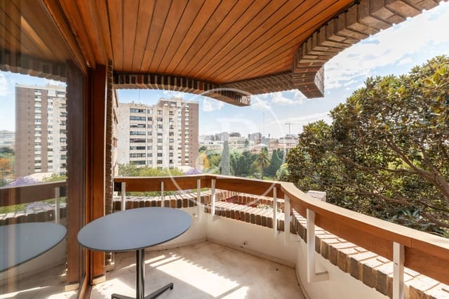 Appartement de 2 chambres à louer à Exposicio, Valence ville avec garage - 4 500 € (Ref: 9808058)