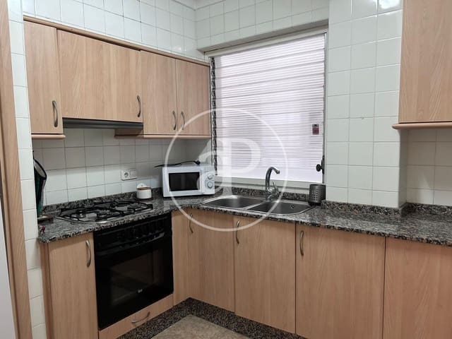 Appartement de 3 chambres à louer à Russafa, Valence ville - 1 900 € (Ref: 9811992)