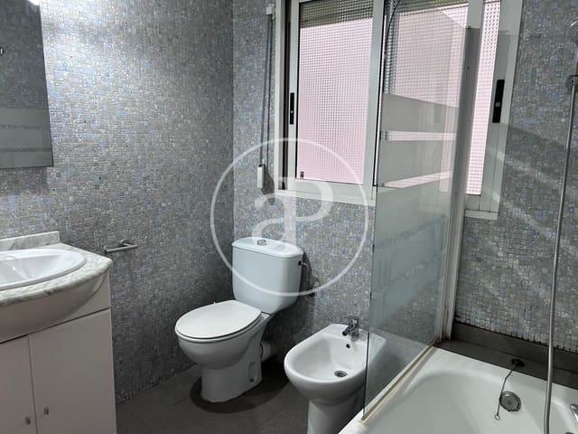 Appartement de 3 chambres à louer à Russafa, Valence ville - 1 900 € (Ref: 9811992)
