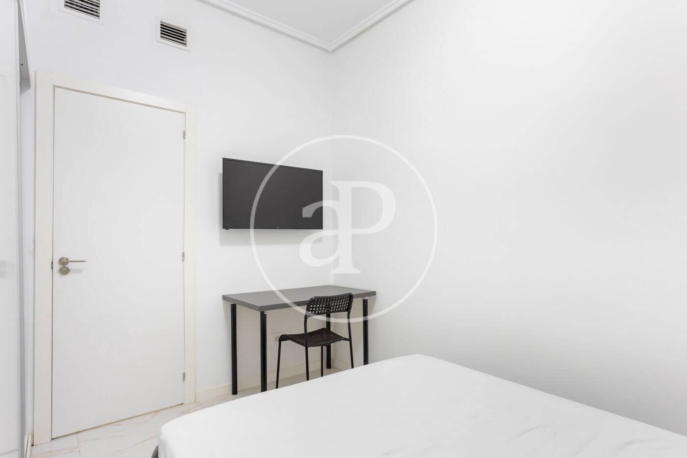 4 bedroom Apartment for rent in Alboraya / Alboraia - € 1,800 (Ref: 9811993)