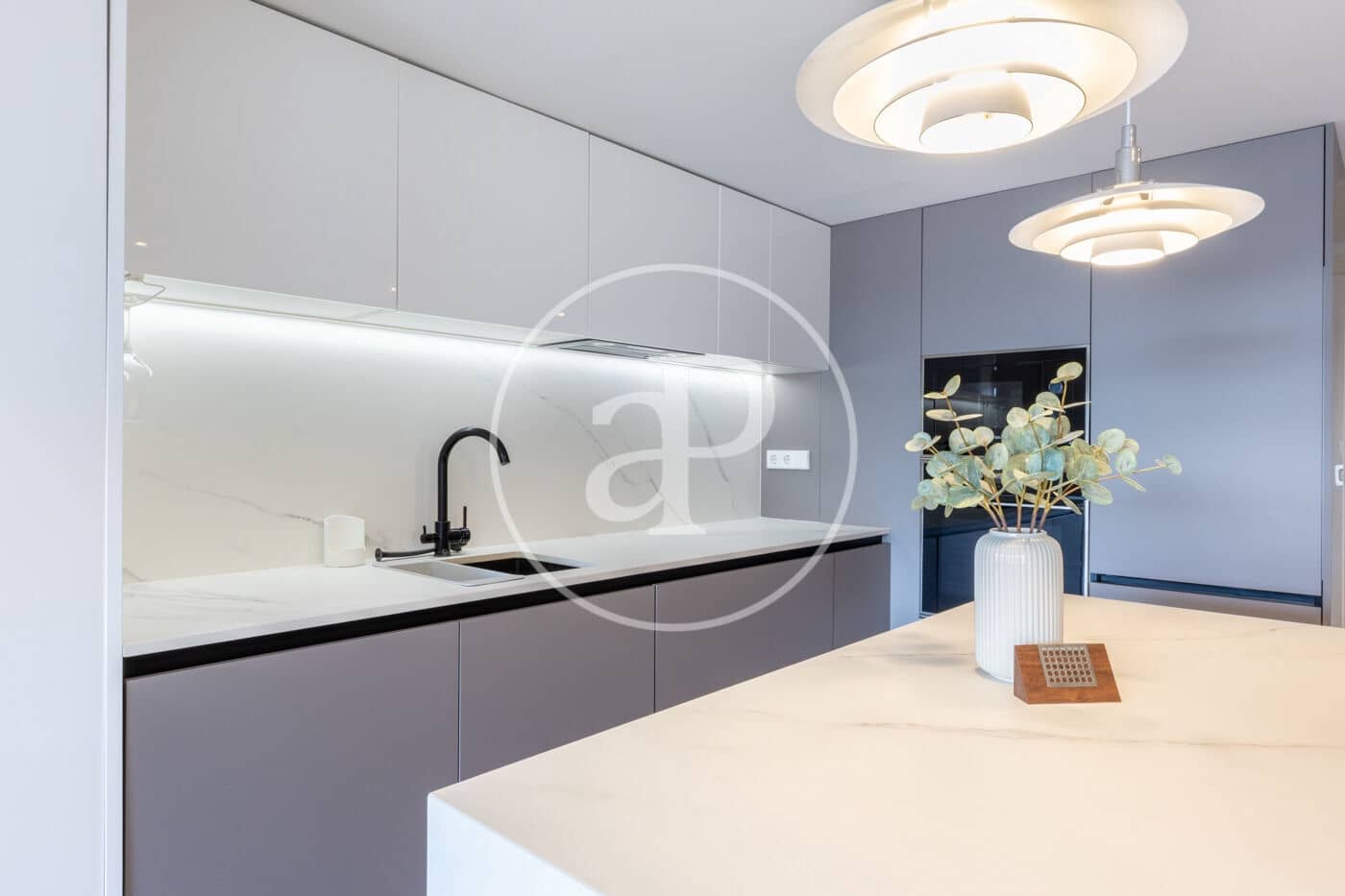 1 slaapkamer Appartement te koop in Valencia stad met zwembad - € 255.000 (Ref: 9811996)