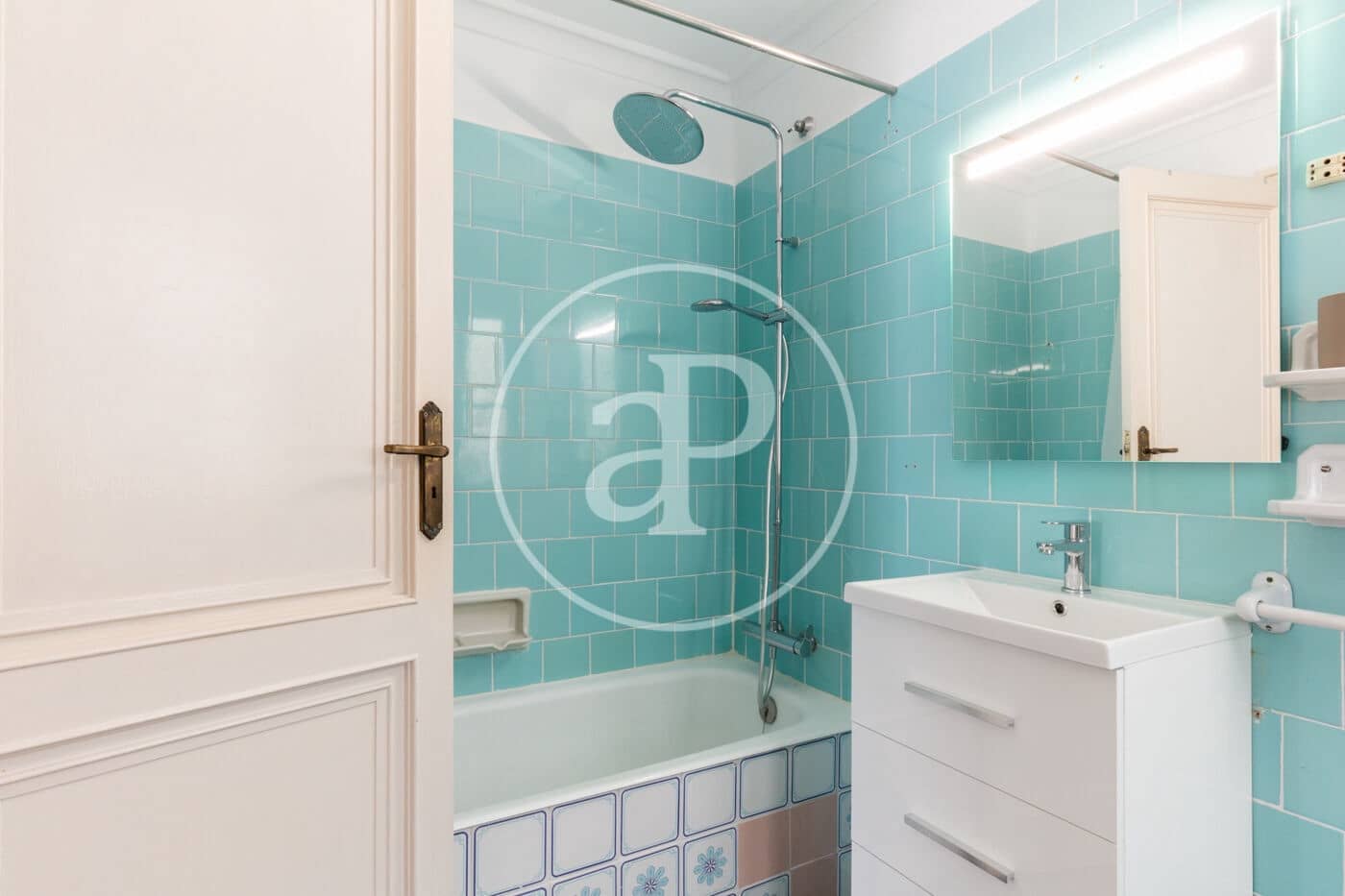 3 quarto Apartamento para arrendar em Valencia cidade - 2 400 € (Ref: 9815927)
