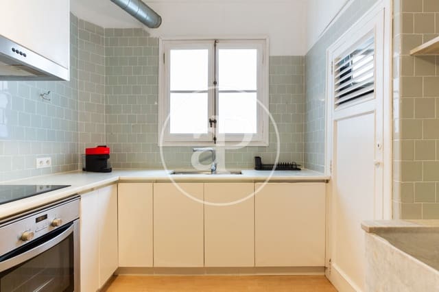 3 quarto Apartamento para arrendar em La Gran Via, Valência cidade - 2 400 € (Ref: 9815927)