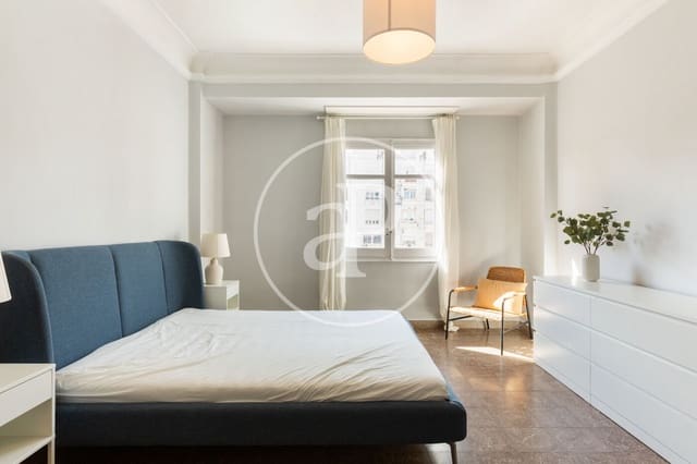 3 quarto Apartamento para arrendar em La Gran Via, Valência cidade - 2 400 € (Ref: 9815927)