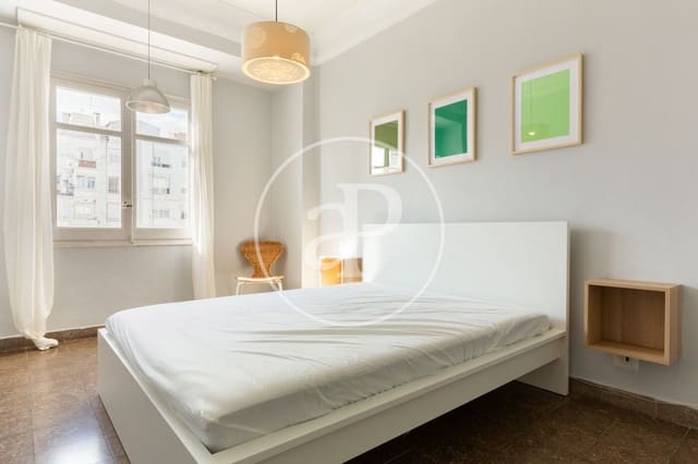 3 quarto Apartamento para arrendar em La Gran Via, Valência cidade - 2 400 € (Ref: 9815927)