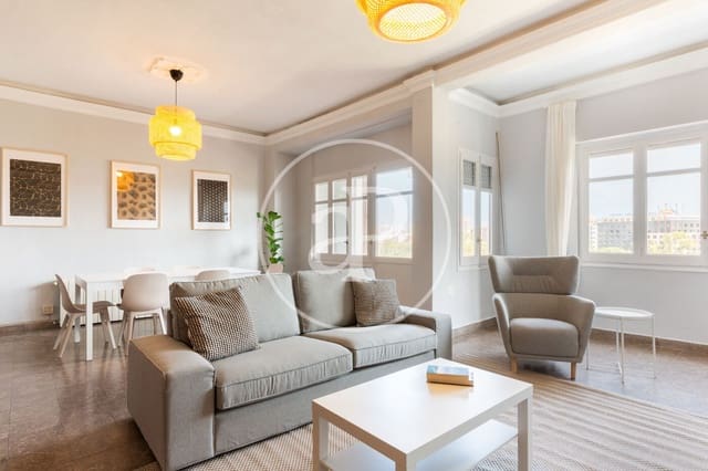 3 quarto Apartamento para arrendar em La Gran Via, Valência cidade - 2 400 € (Ref: 9815927)