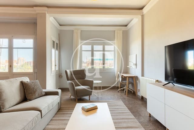 3 quarto Apartamento para arrendar em La Gran Via, Valência cidade - 2 400 € (Ref: 9815927)