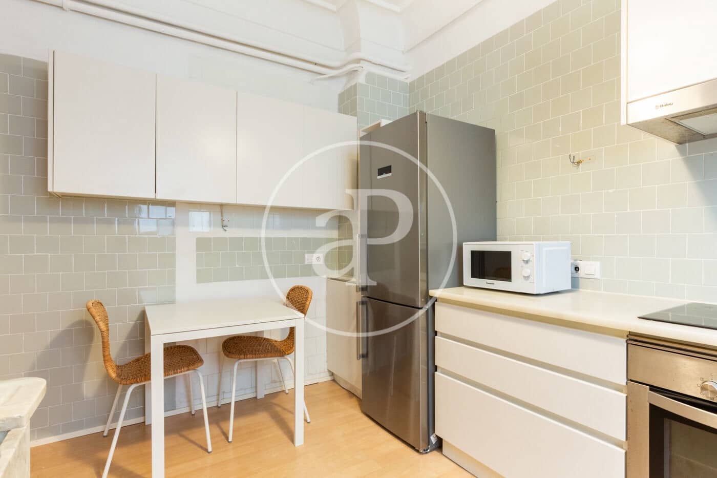 3 quarto Apartamento para arrendar em Valencia cidade - 2 400 € (Ref: 9815927)