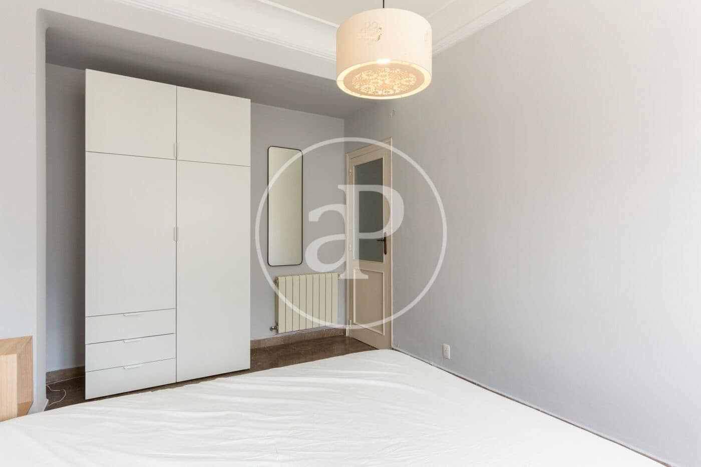 3 quarto Apartamento para arrendar em Valencia cidade - 2 400 € (Ref: 9815927)
