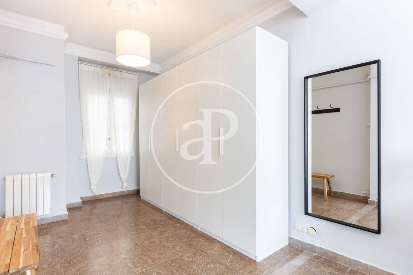 3 quarto Apartamento para arrendar em Valencia cidade - 2 400 € (Ref: 9815927)